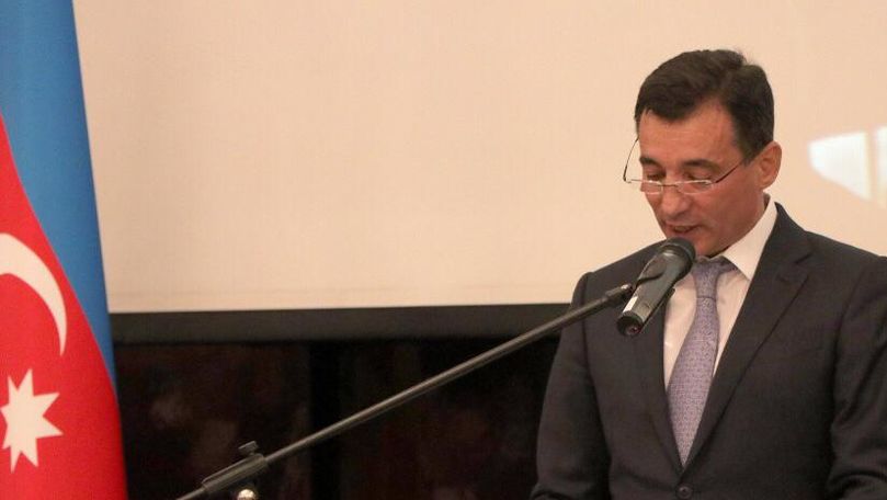 Алиев наградил посла Азербайджана в Молдове.