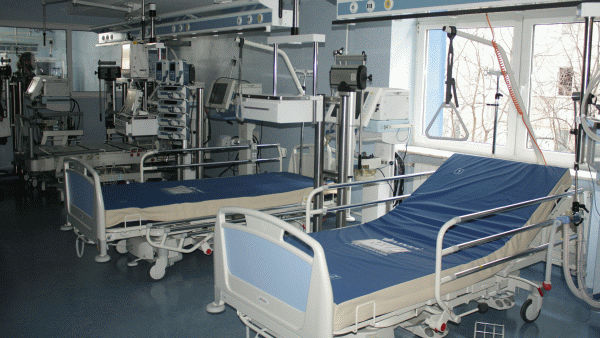 Ucraina: Ministerul Sănătăţii cere spitalelor să suspende operaţiile neesenţiale