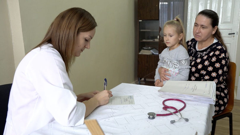 Un pediatru din Bălți face zilnic naveta pentru micii pacienți
