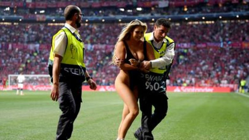 Kinsey Wolanski a adunat 2 milioane de urmăritori pe Instagram într-o zi