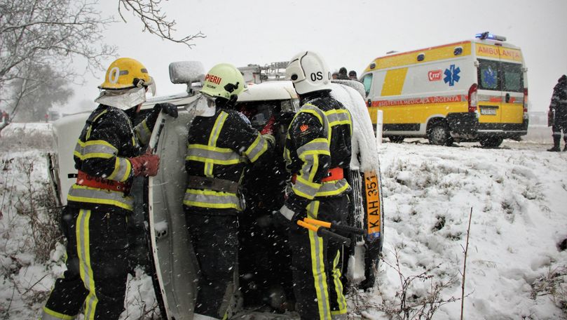 Ninge în țară: Cum au intervenit salvatorii la tractarea mașinilor