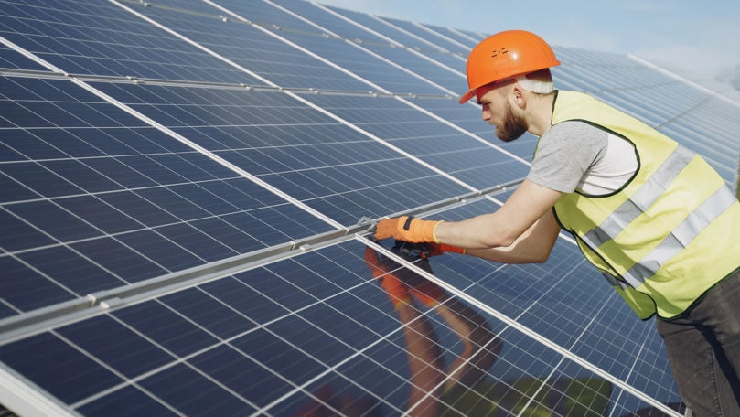 Familiile care vor folosi energie regenerabilă vor putea primi subvenții