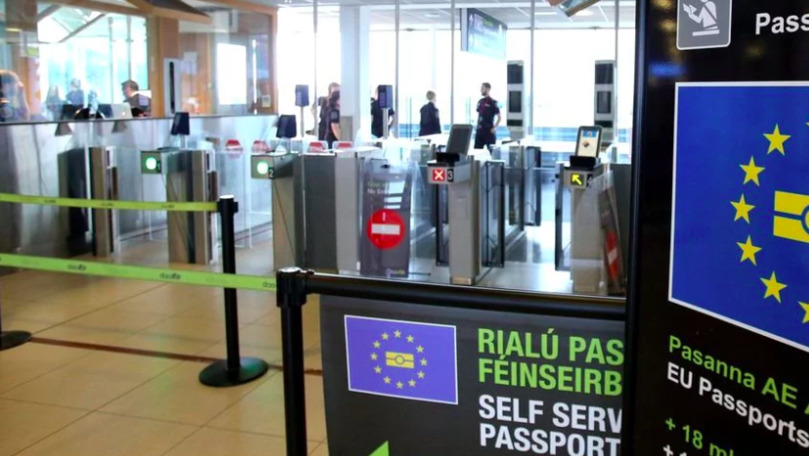 Aeroportul din Dublin, împânzit cu mesaje în limba română
