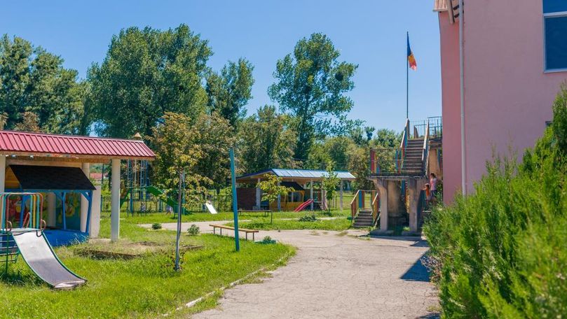 Soarele și biomasa aduc energie curată la grădinița din Lozova