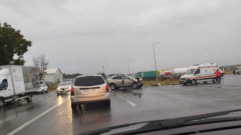 Accident rutier în lanț la Sângera: Un șofer, transportat la spital