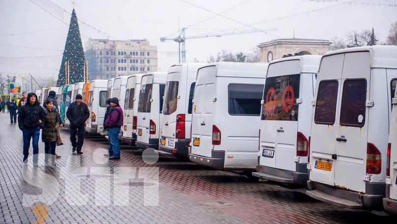 Protest: 300 de microbuze, parcate în PMAN. Primele imagini