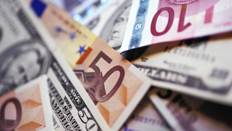 Curs valutar 5 septembrie 2025: Cât valorează un euro și un dolar