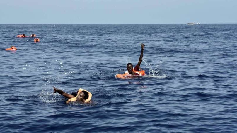 Libia: Garda de coastă a recuperat de pe mare 493 de migranţi
