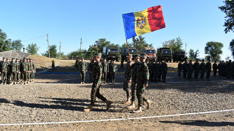 32 de ani de menținere a păcii. Unii militari, decorați de Serebrian