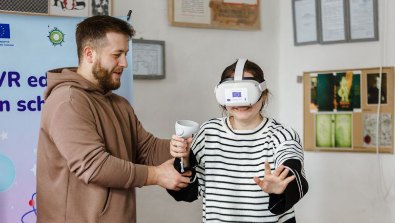 Ochelarii pentru realitate virtuală, folosiți în școli din Transnistria