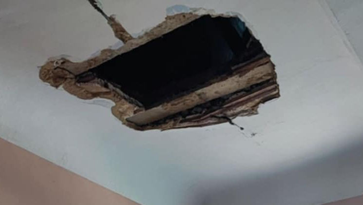 Vadul lui Vodă: Tavanul unui liceu, surpat de un an. Când va fi reparat