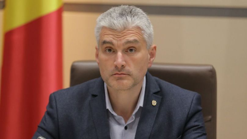 Слусарь: С ноября будут проблемы с выплатой зарплат и пенсий.