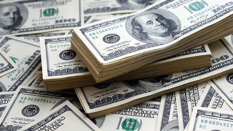 Cota dolarului creşte: Moneda americană domină în plăţile internaţionale