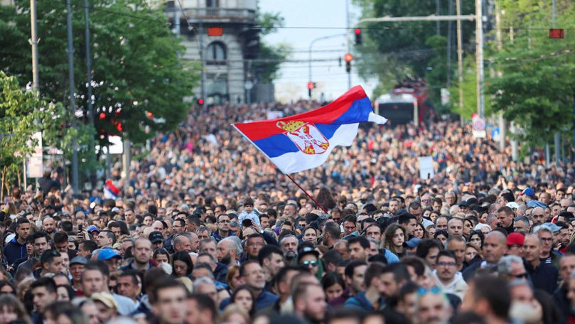 Proteste în Belgrad: Oamenii se revoltă din cauza crimelor în masă