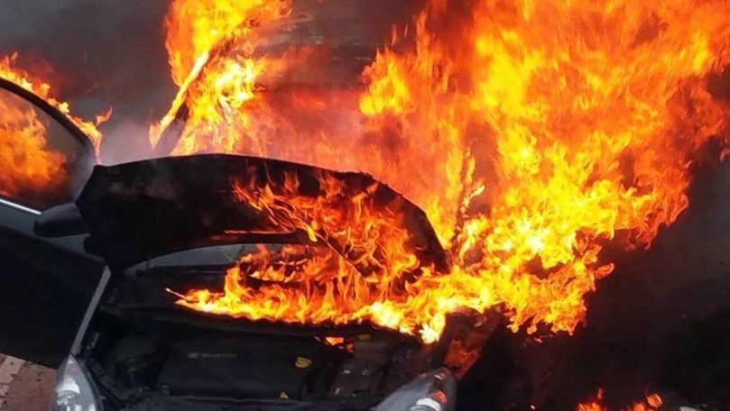 Un automobil a explodat în sectorul Botanica din Capitală