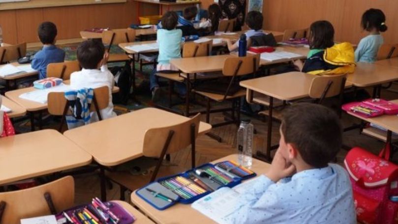 Учащиеся возвращаются к занятиям после зимних школьных каникул.