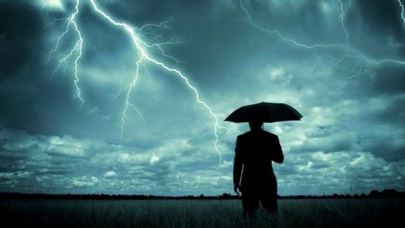 Alertă meteo: Cod galben de descărcări electrice și averse puternice