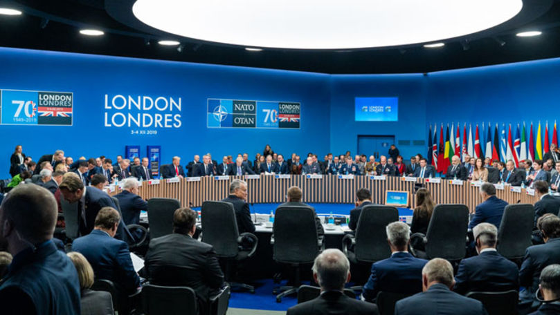 Reuniunea NATO îşi sporeşte prezenţa în Afganistan