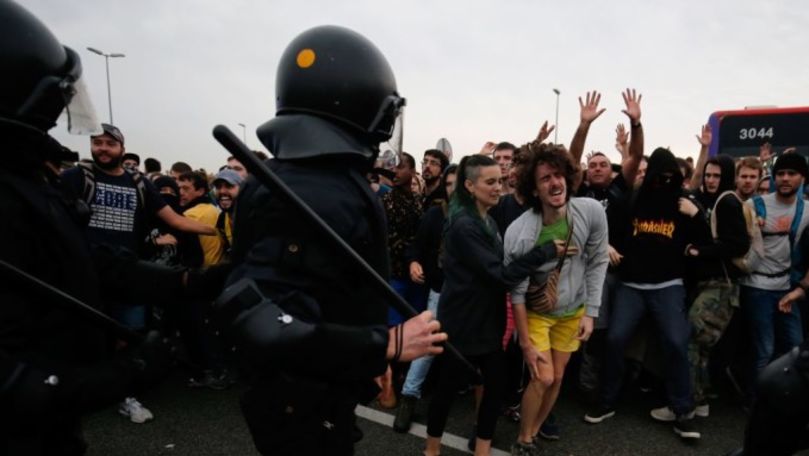 Aeroportul din Barcelona a fost blocat de protestatari