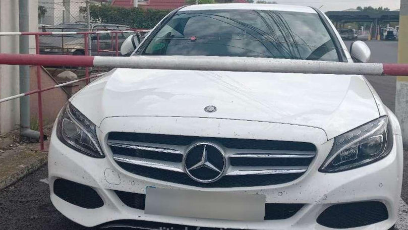 Un moldovean a rămas fără Mercedes: Ce au aflat polițiștii de frontieră