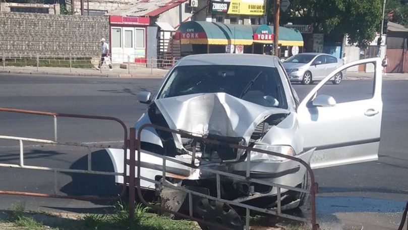 Accident violent în Centrul Capitalei. O mașină, avariată