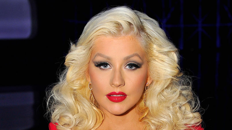 Christina Aguilera a apărut nemachiată pe coperta unei reviste