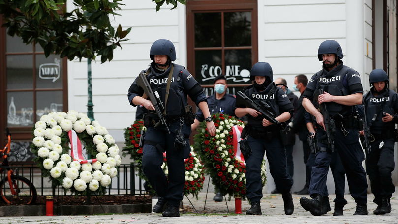 Власти Австрии намерены закрыть радикальные мечети из-за теракта в Вене.