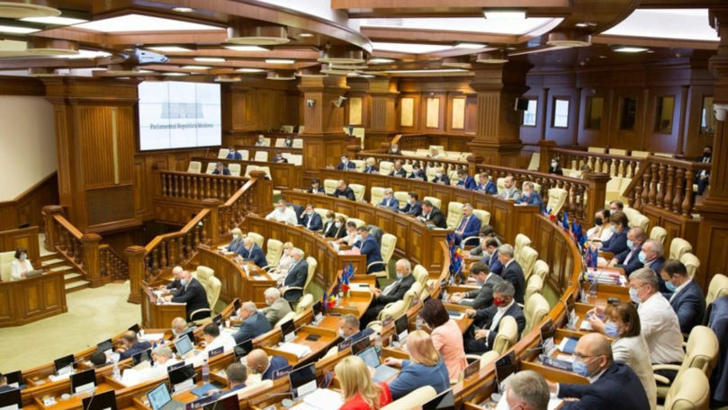 Deputații așteaptă vacanța de iarnă: Când se încheie ultima sesiune