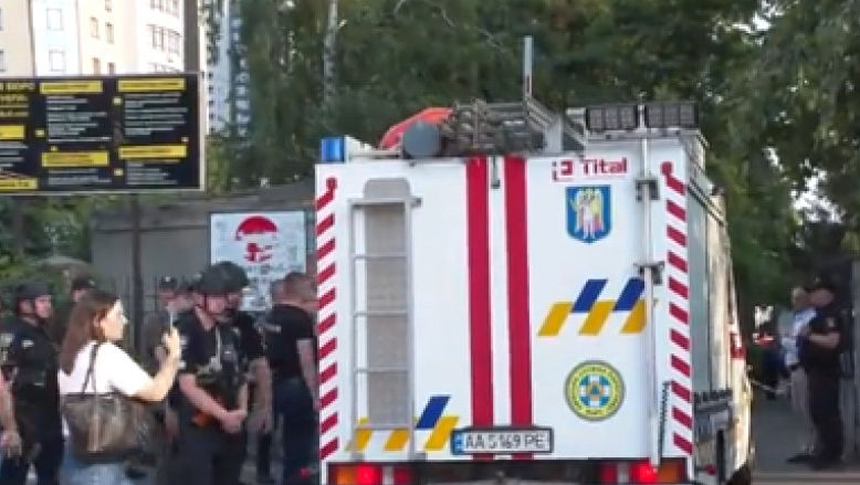 Un bărbat s-a aruncat în aer cu o bombă într-un tribunal din Kiev
