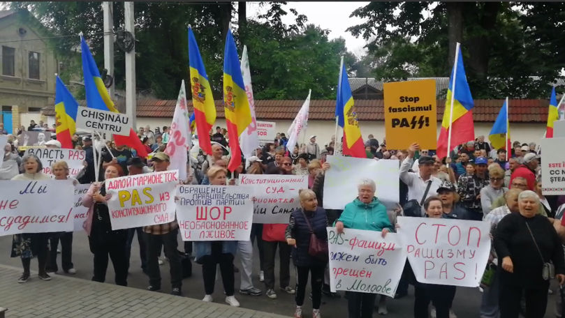 Protest la Curtea Constituțională, organizat de susținătorii Șor