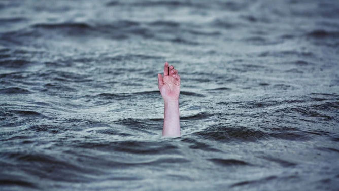 Moldovean de 19 ani, decedat în Italia: S-a înecat sub ochii prietenilor