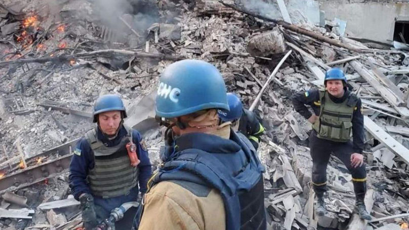 Глава Луганской ОВА: Под обломками школы, скорее всего, погибло 60 человек.