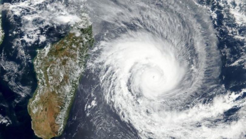 Ciclonul Batsirai a lovit insula Madagascar: 10 morți și un oraș distrus