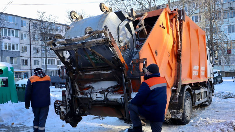 Programul de colectare a deșeurilor se desfășoară în condiții de iarnă