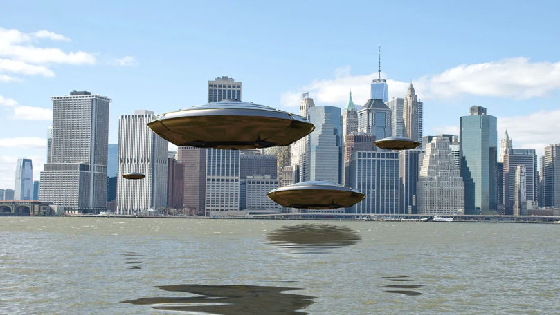 Apariție misterioasă pe cerul New Yorkului. Unii cred că ar fi OZN-uri