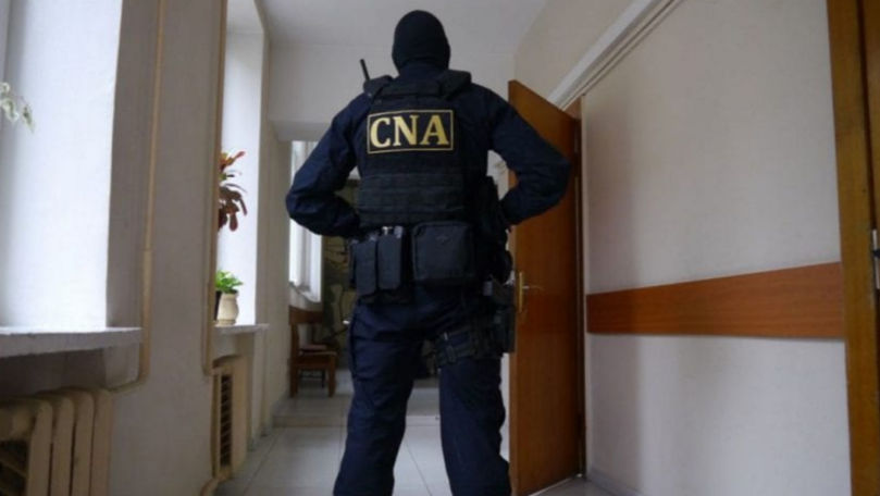 Momentul în care șeful adjunct al DÎTS Bălți este reținut de CNA