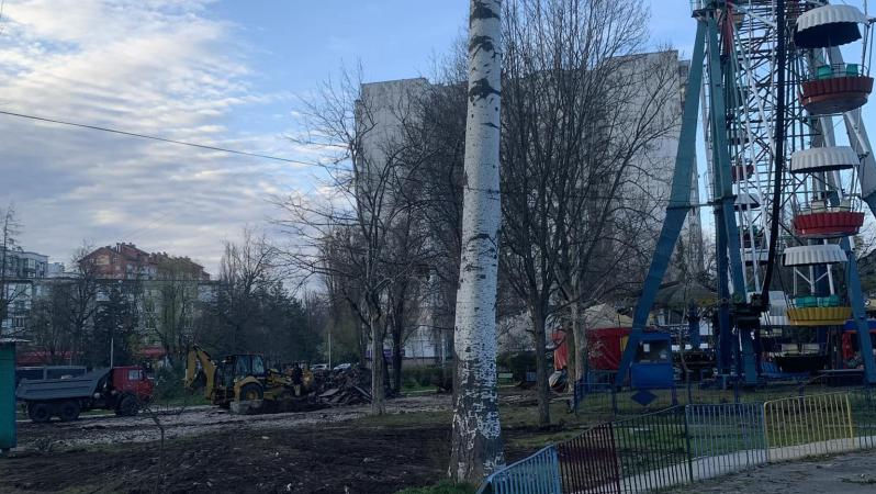 Parcul de distracții de la Valea Trandafirilor, fără carusele. Motivul