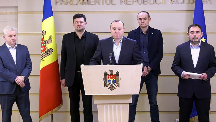 Оппозиция выступила против изменений в Кодекс о выборах. Фото Point.md.