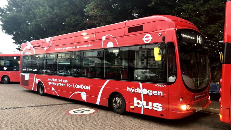 Londra introduce prima flotă de autobuze alimentate cu hidrogen