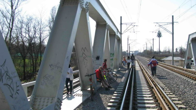 Moldoveanul electrocutat pe un pod din București, transferat în Belgia