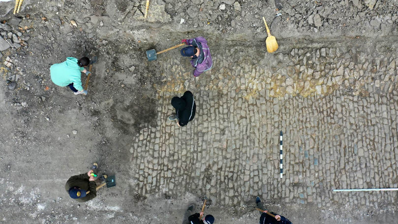 Pavajul vechi de pe 31 August 1989: Arheologii au găsit pietre de granit
