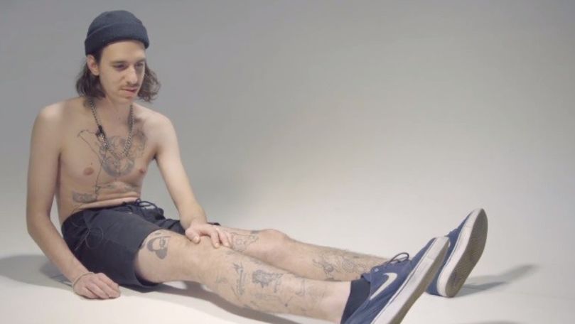 Cine este tânărul din Chișinău care și-a făcut 70 de tatuaje gratuit