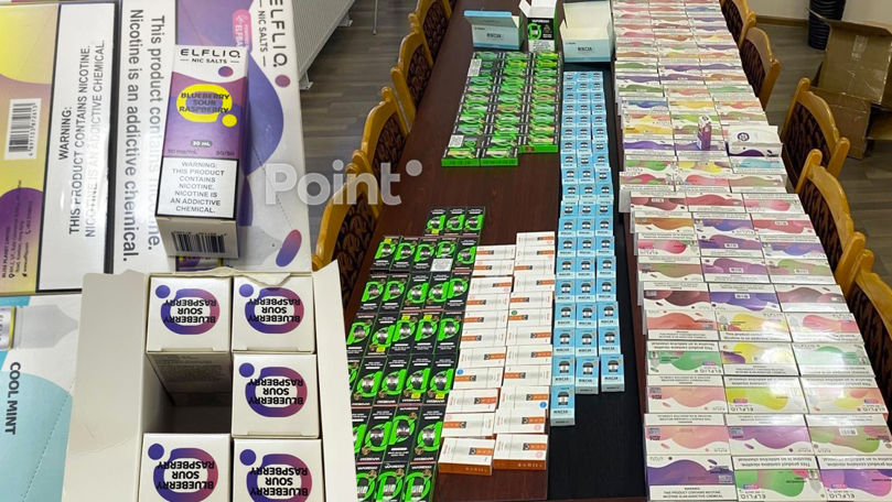 Водитель фуры пытался незаконно ввезти партию вейпов из Украины.