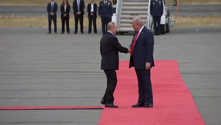 Trump și Putin s-au întâlnit în Alaska: Momentul în care își dau mâna