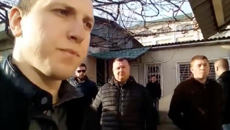 Павел Григорчук задержан сотрудниками полиции.