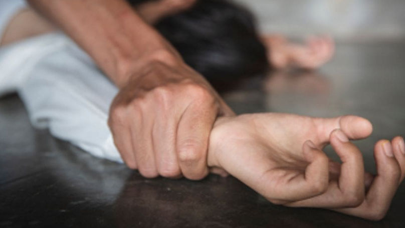 O femeie, violată în drum spre casă. Bărbatul, condamnat la închisoare