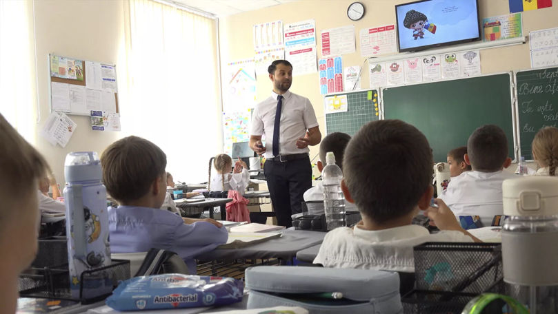 Povestea unui profesor venit din Sibiu, care inspiră elevii din Glodeni