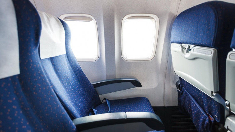 O companie aeriană ironizează un pasager: Vrei să-ți schimbi profilul pe Tinder?
