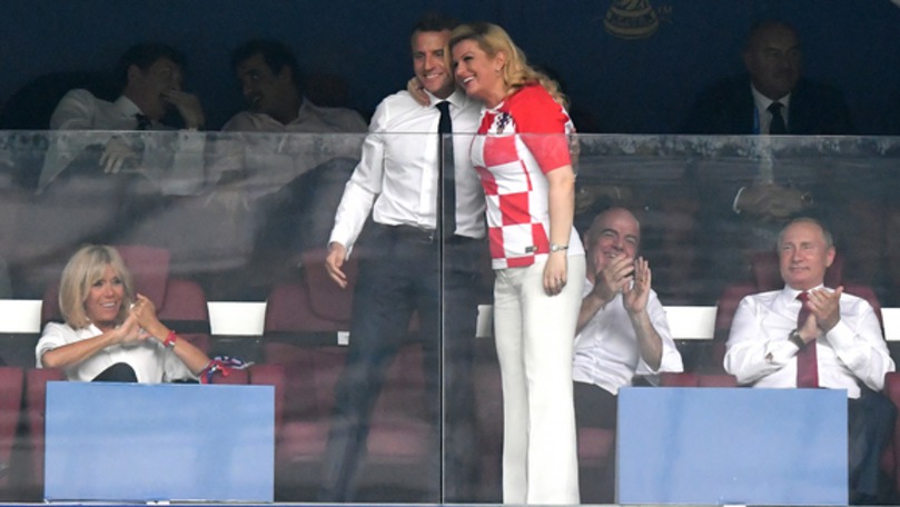 Kitarovic și Macron, tandrețuri de față cu soția președintelui Franței