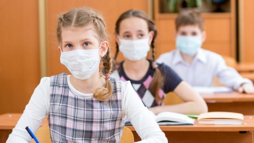 Expert: Recordul de infectări este din cauza redeschiderii şcolilor